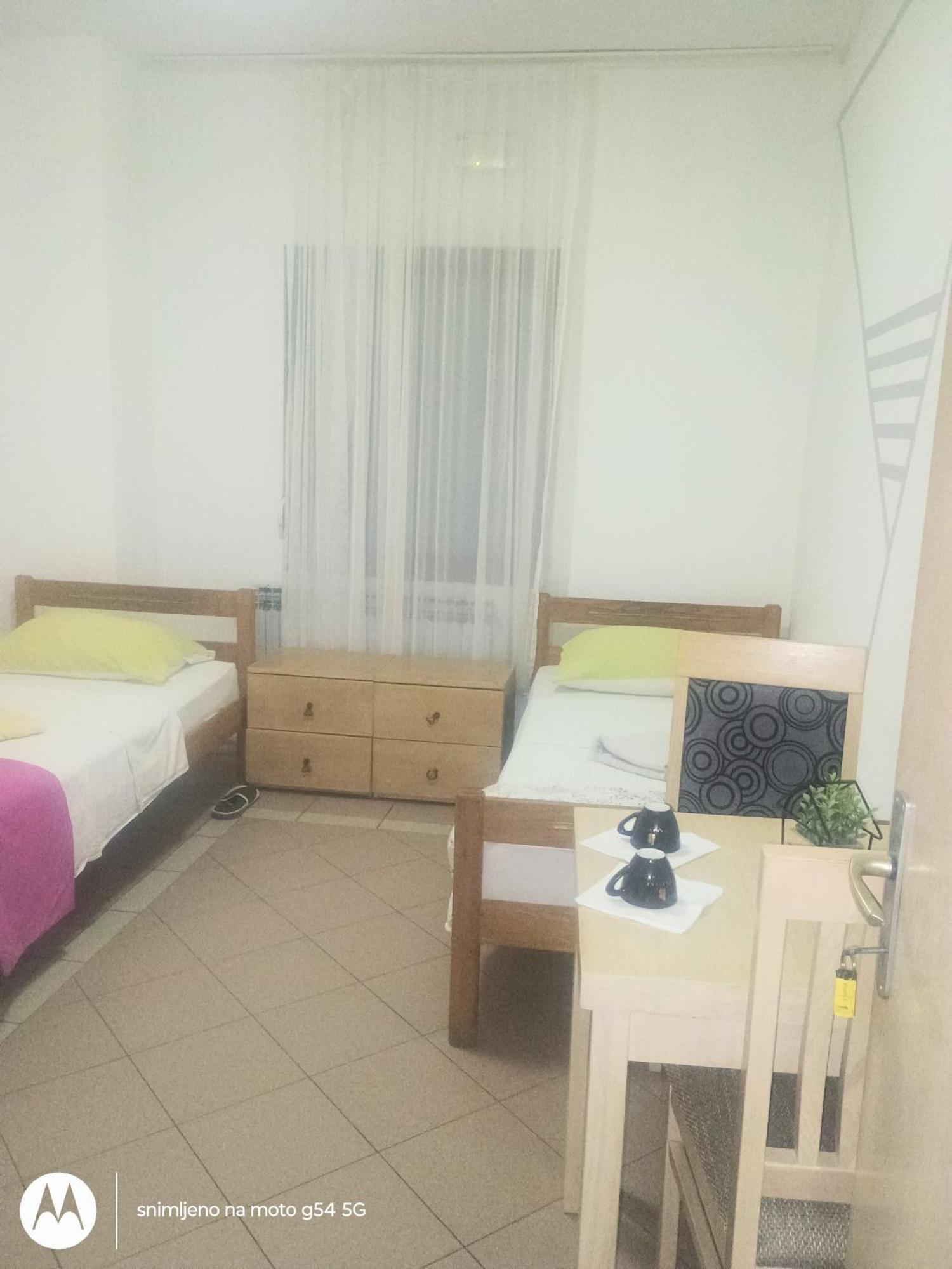Hostel Lega House Осиек Экстерьер фото