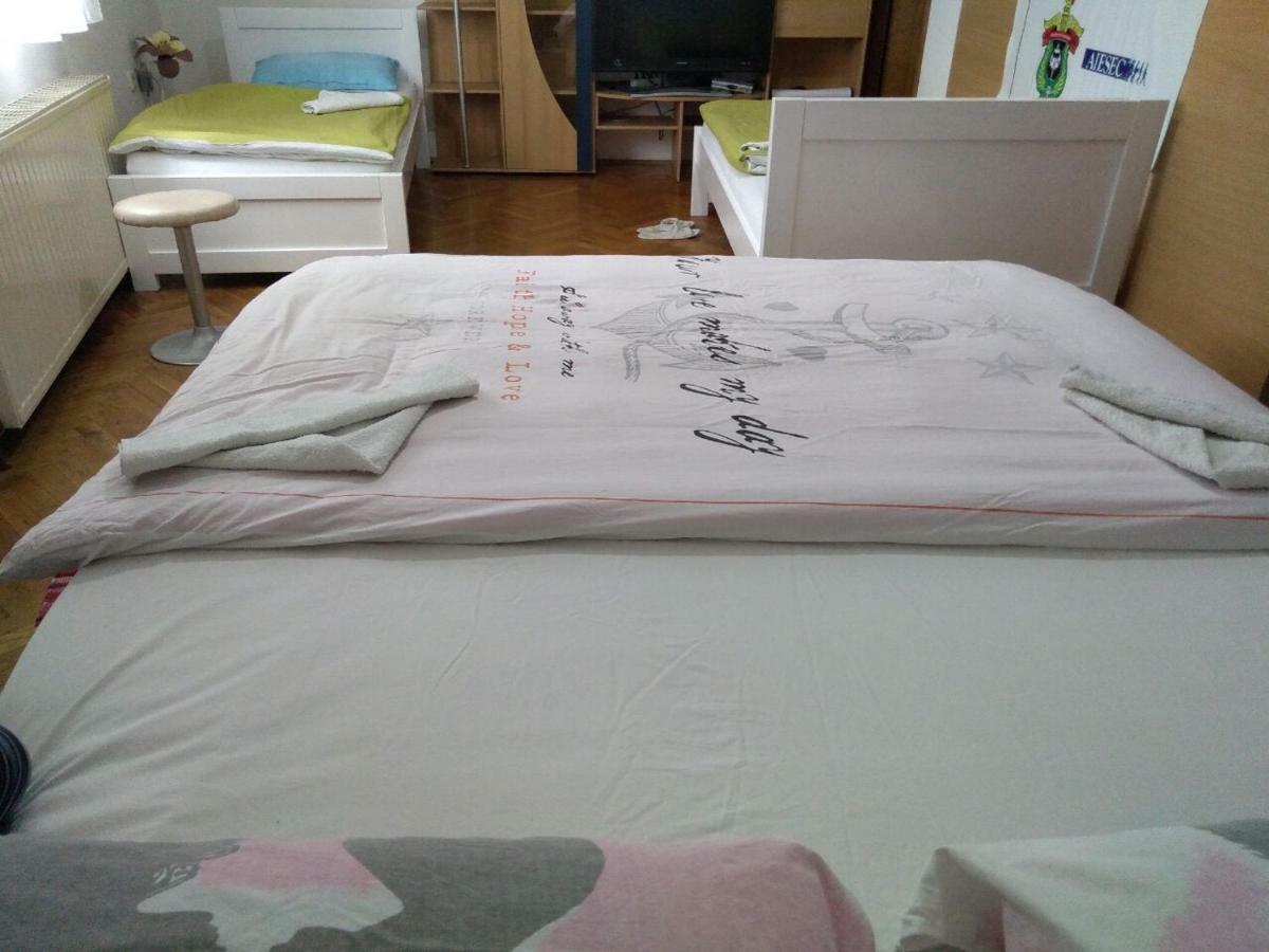 Hostel Lega House Осиек Экстерьер фото