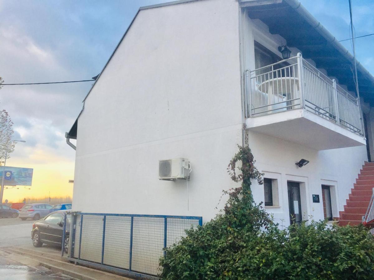 Hostel Lega House Осиек Экстерьер фото
